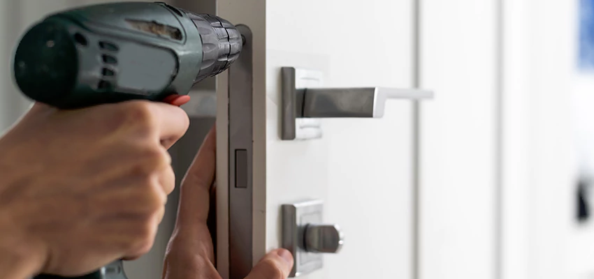 Locksmith For Lock Replacement Near Me in Cudahy, CA