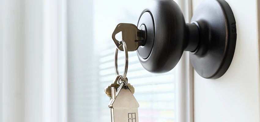 Bifold Door Knob Replacement in Cudahy, California