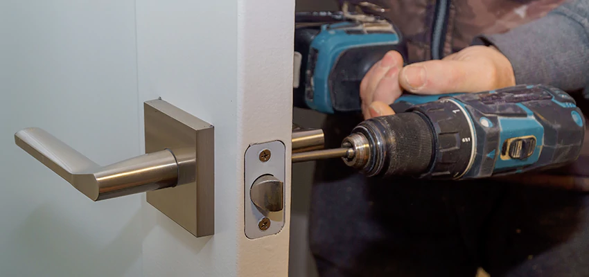 Broken Door Handle Lock Repair in Cudahy, California