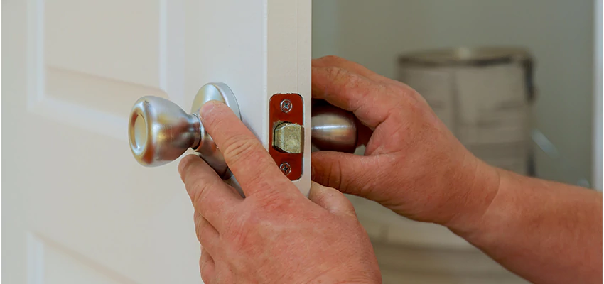 AAA Locksmiths For lock Replacement in Cudahy, California